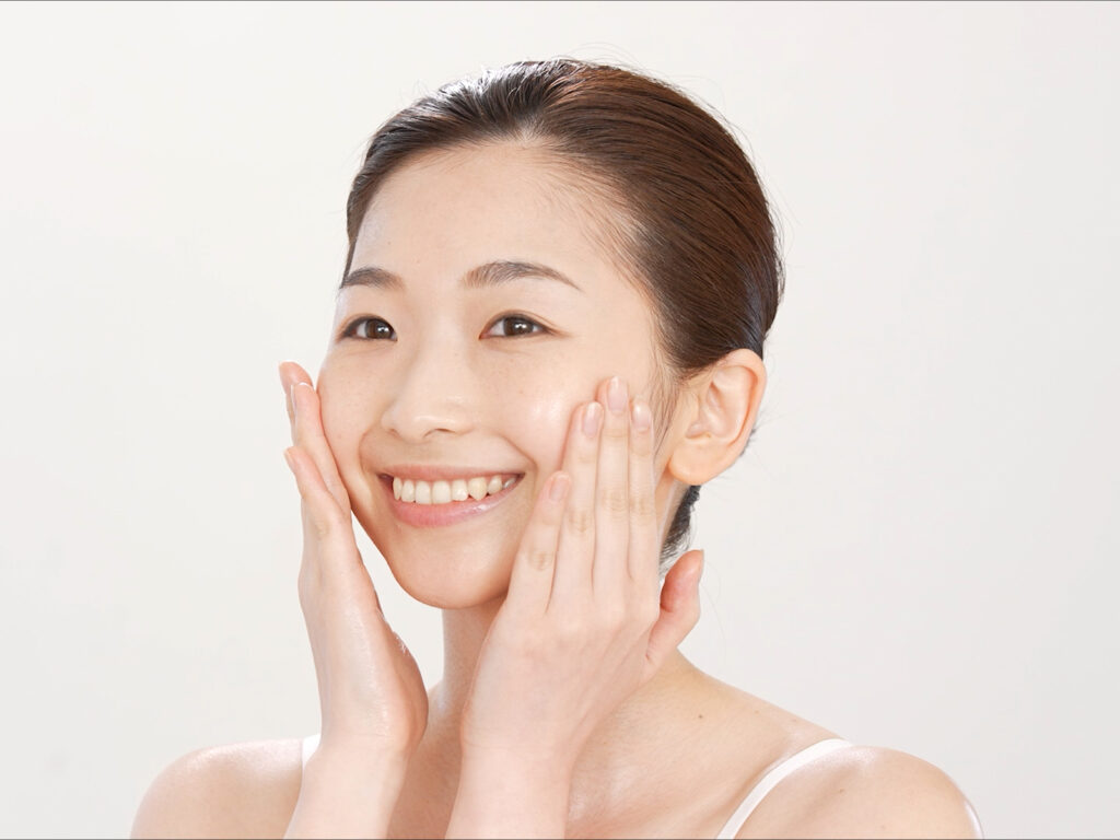 ソンバーユを使ったスキンケア動画の撮影シーン